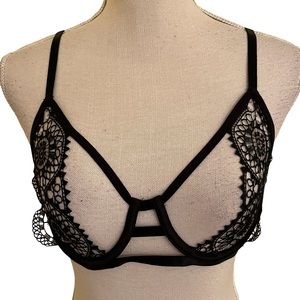 Blue Bella Open Front Strappy Lace Detail Bra 32C NWOT